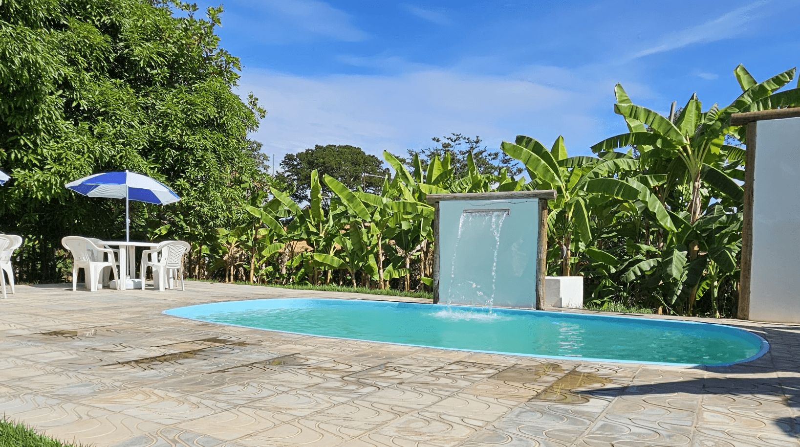 Área da piscina na Chácara Imperial